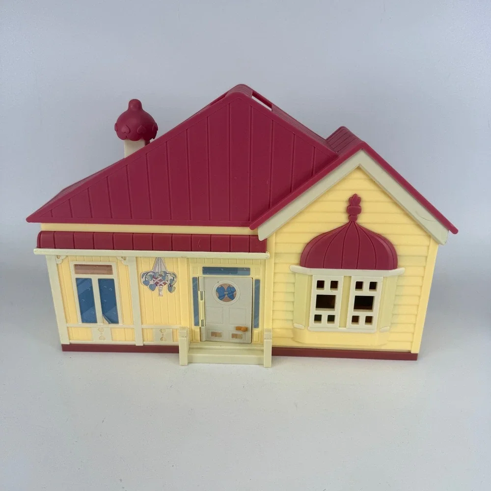 Bluey Heeler Family Home Playset Moose Toys Yellow House with Furniture Extras